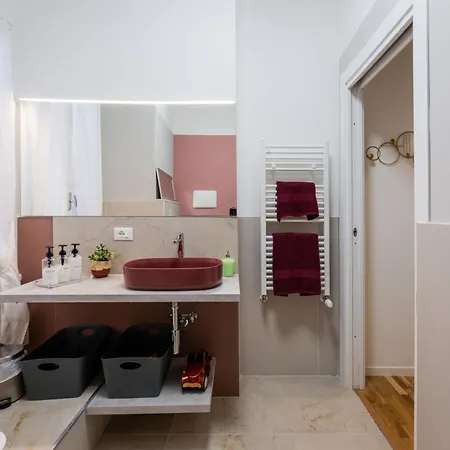 Lomellini Aquarium Old Port جنوة