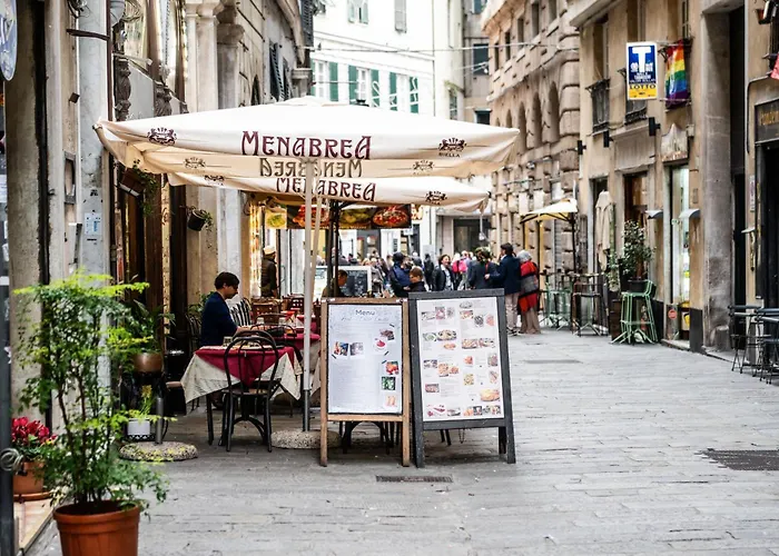 Lomellini Aquarium Old Port * Genua